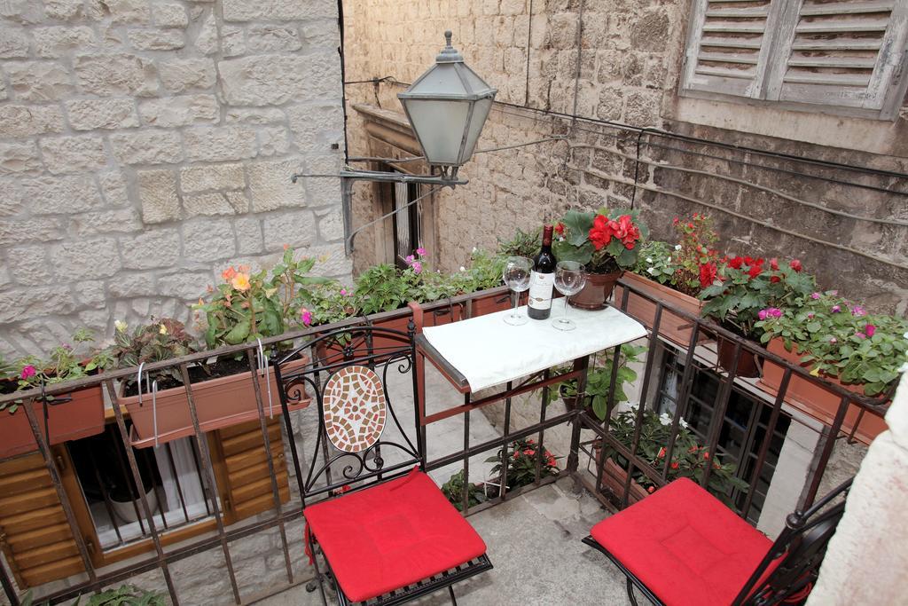 Apartment Tragurium Trogir Exterior photo